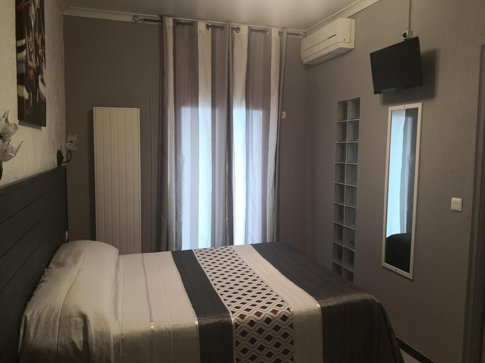Hotel Le Dauphin Bleu Saintes-Maries-de-la-Mer Pokoj fotografie
