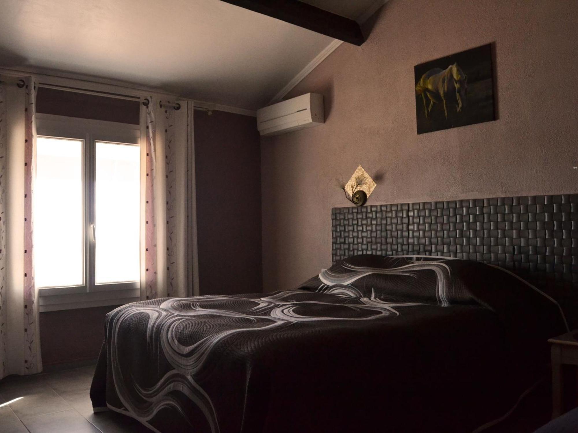 Hotel Le Dauphin Bleu Saintes-Maries-de-la-Mer Pokoj fotografie